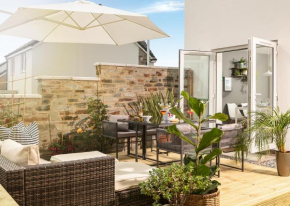 Perfect Summer Getaway! Beautiful Plymouth 3 Bed House - Stunning Garden, Decking, Driveway - Sleeps 9 - Habita Property